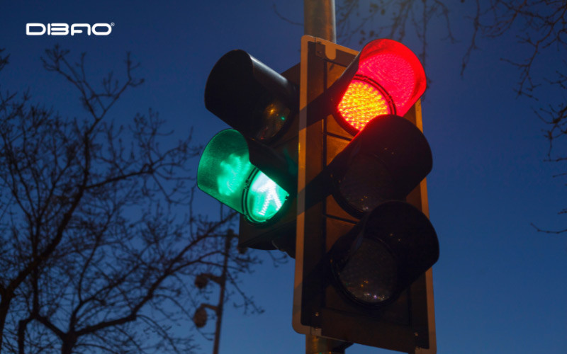 Bạn cần lưu ý về quy định mới về đèn tín hiệu từ 1/1/2025 tránh vi phạm